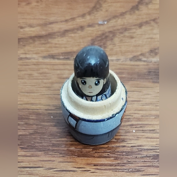 2022 Stranger Things Nestables Wooden Nesting Dolls (6 Dolls in 1). - Picture 9 of 15